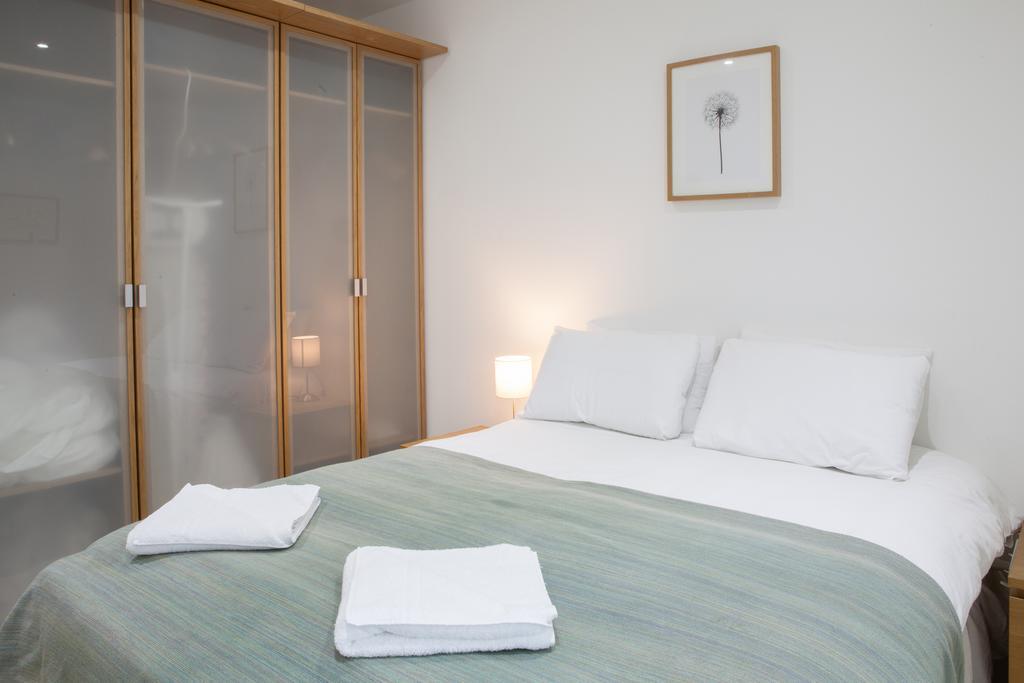Victoria Station Apartment ลอนดอน ภายนอก รูปภาพ
