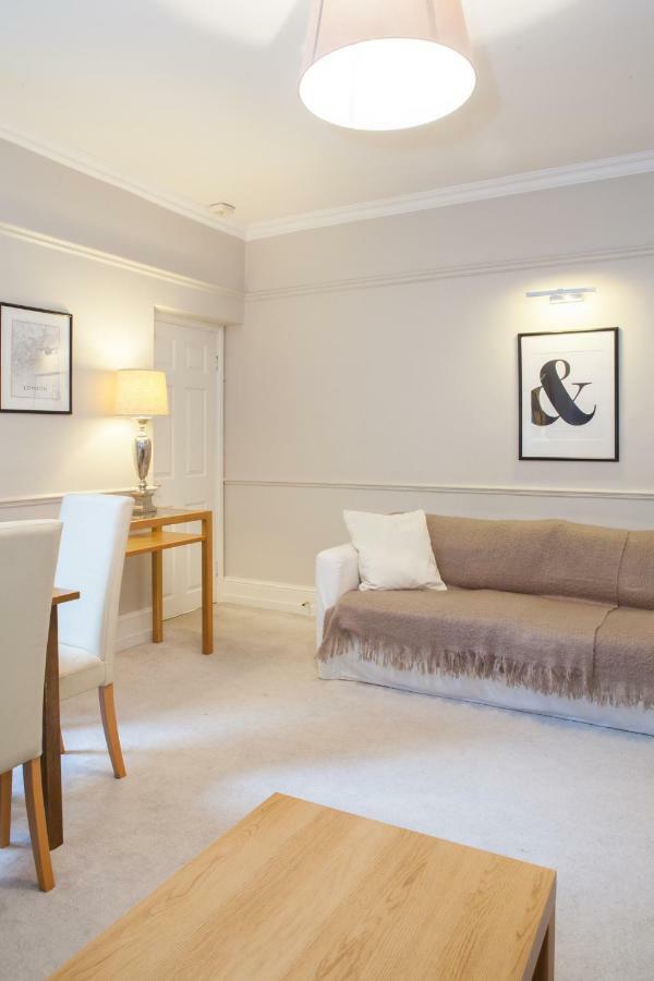 Victoria Station Apartment ลอนดอน ภายนอก รูปภาพ