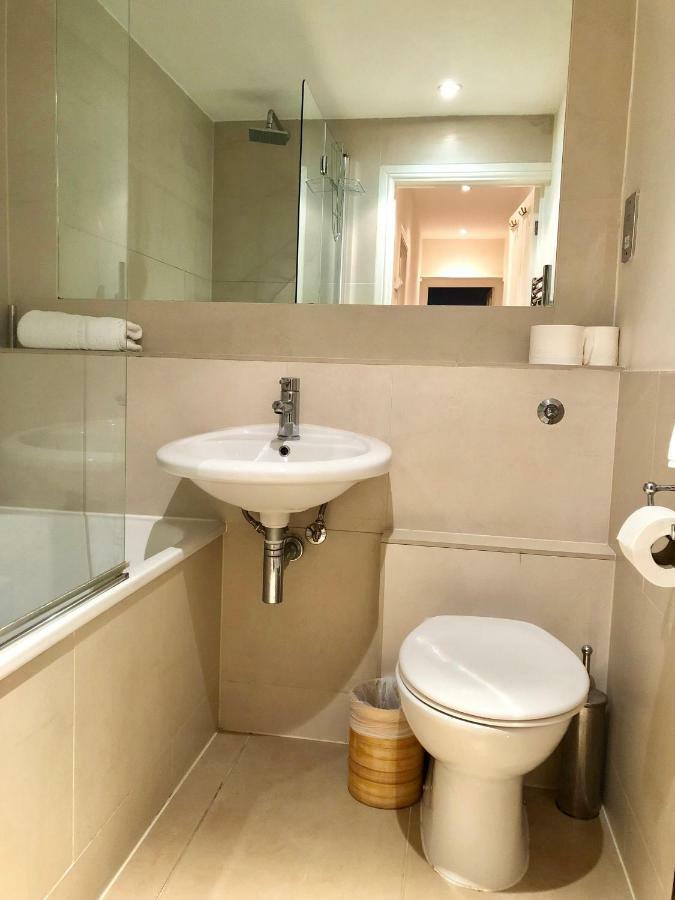 Victoria Station Apartment ลอนดอน ภายนอก รูปภาพ