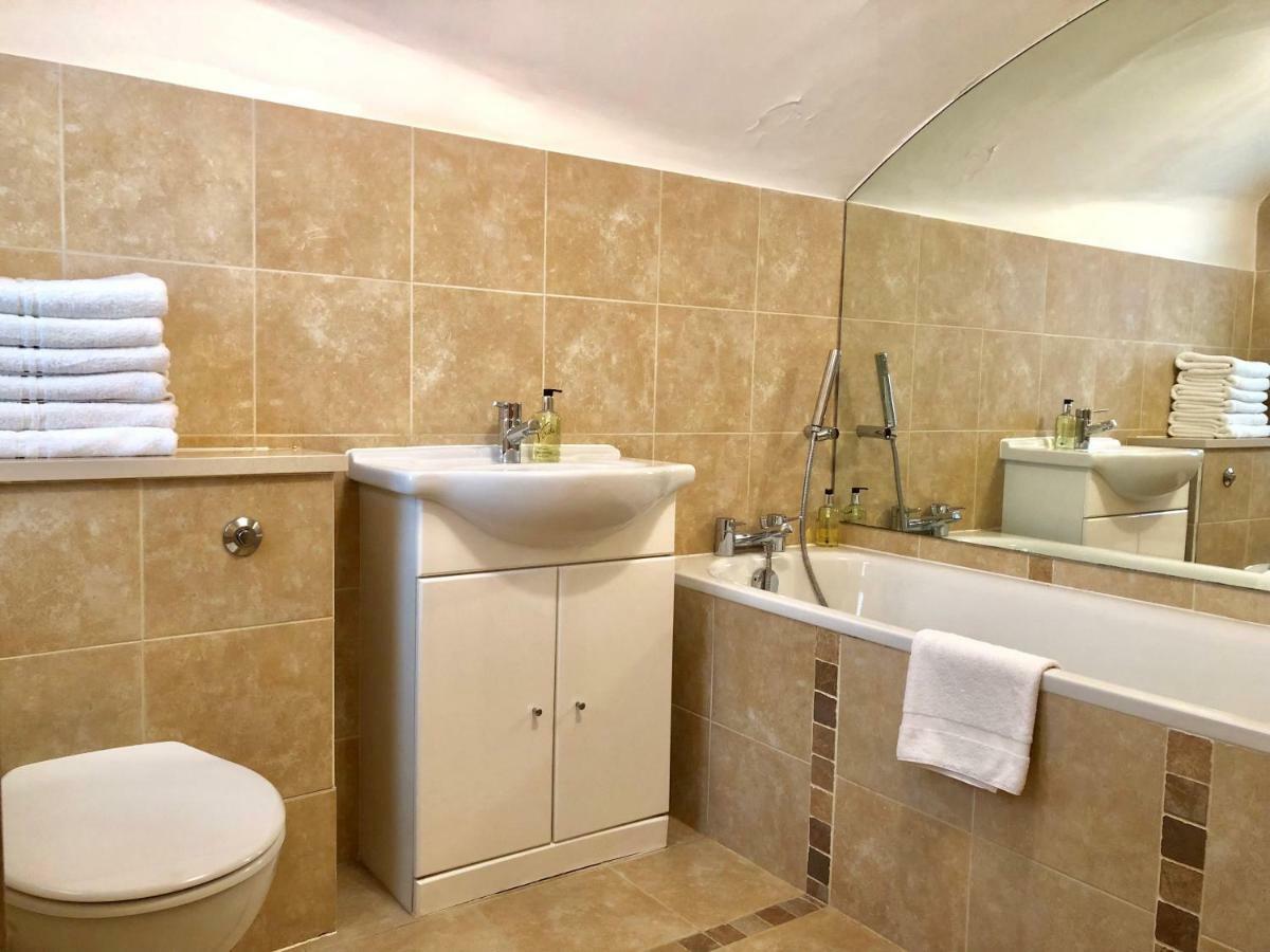 Victoria Station Apartment ลอนดอน ภายนอก รูปภาพ